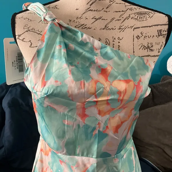 NWT Here comes the sun Portland One-Shoulder Maxi Dress Floral Mint, Small - Image 2