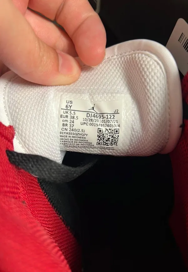 Air Jordan 1 Mid - Image 7