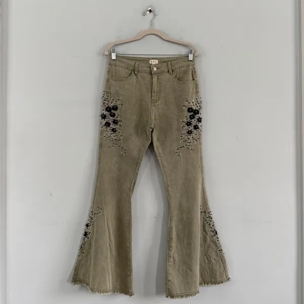 NWT‎ POL Glamour Groove Floral Embroidered Beaded Boho Green Flare Jeans - Image 5