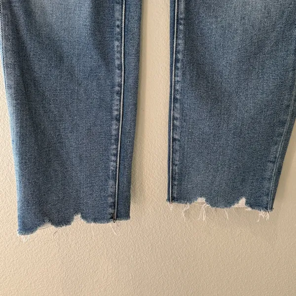 American Eagle Outfitters Light Blue Raw Hem Mom Jeans Women’s Size 8 - Image 3