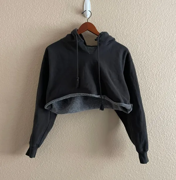 Brandy Melville Black Cropped Hoodie - Image 2