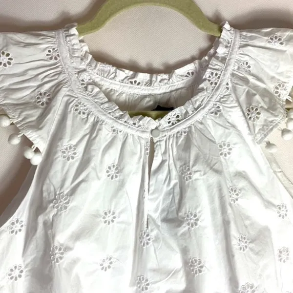 J. Crew white eyelet pompom sleeveless top size medium NWT - Image 3