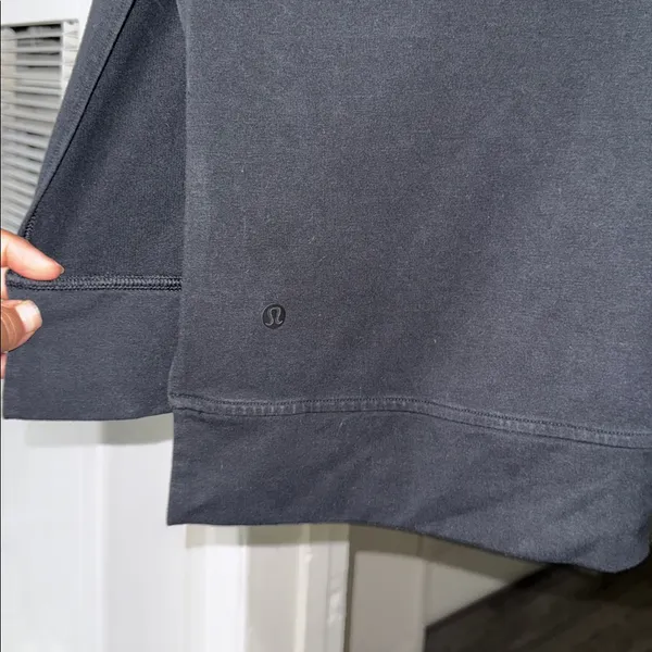 Black Lululemon cut above tee - Image 4