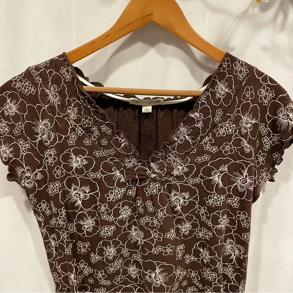 Carolyn Taylor Y2K chocolate brown scalloped trim crinkle lightweight cottagecore top v-neck - Image 3