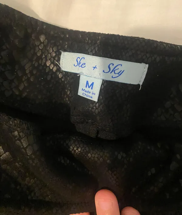 Snakeskin Print Shorts Black Size M - Image 3