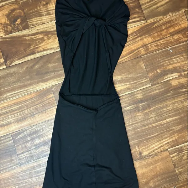 Elegant Black Mini Dress - Image 3