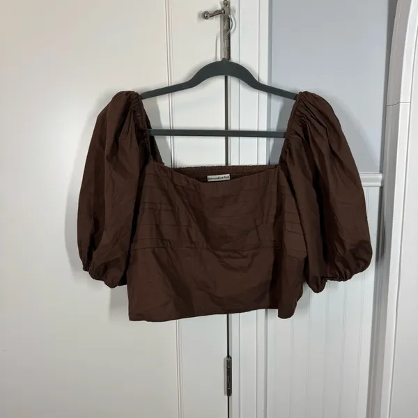 Abercrombie &‎ Fitch cotton Puff Sleeve Smocked Back Crop Top Brown Size XL - Image 2