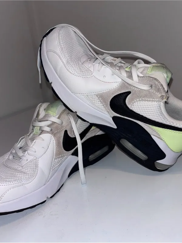 Nike Air Max Low-Top Sneakers - White, Black & Light Green - Image 2