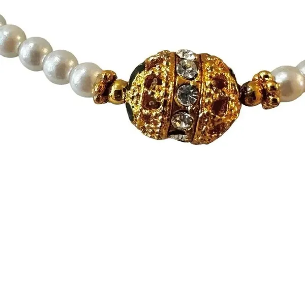 Faux pearl gold tone beaded necklace - Image 9