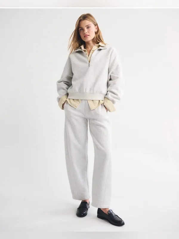 Abercrombie & Fitch Soft Max Essentials half zip cropped sweatshirt gray small - Image 4