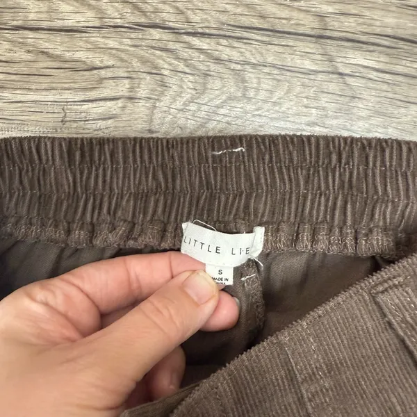 Little lies brown‎ corduroy wide leg pants with raw hem size small - Image 3