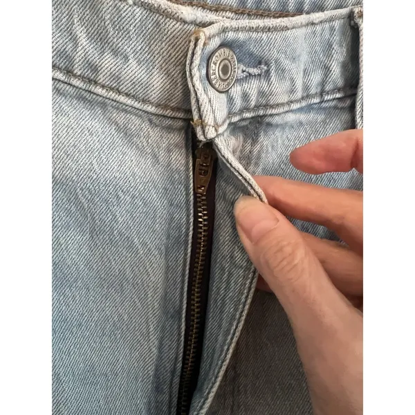 Abercrombie & Fitch 90’s Straight‎ Jeans Size 32/14 Ultra HR Vent Hem Light Wash - Image 10
