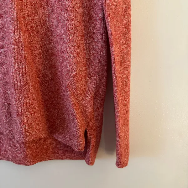 Old Navy Red Marled Sweater Classic V-Neck - Image 2