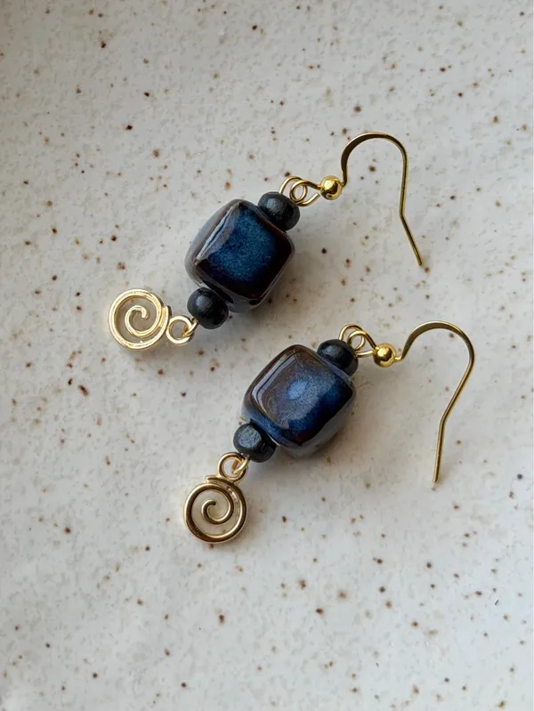 Handmade ceramic swirl chic boho retro vintage style dangle earrings💙 - Image 5