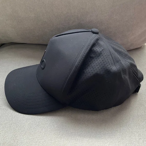 Alo Yoga Performance District Trucker Hat Black - Image 2
