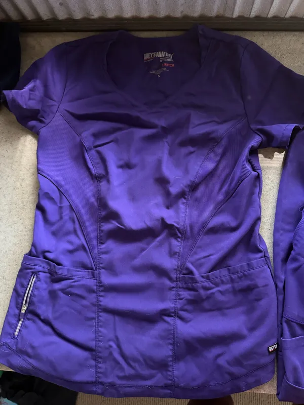 Dark purple Grey’s Anatomy scrub set - Image 3