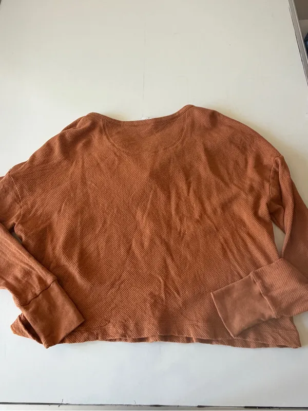 Cabi Thermal Top Women M Burnt Orange V-Neck Cropped Long Sleeve # 4369 - Image 5
