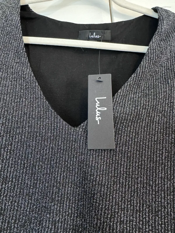 Lulus NWT Clean Look Black and Silver Lurex V-Neck Long Sleeve Bodysuit - Image 2