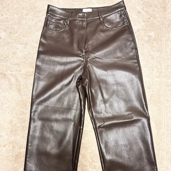 Aritzia The Melina Cropped Pant mocha brown. NWOT never been worn! - Image 5