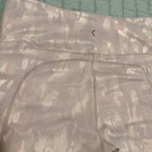 Zyia Active Iridescent Silver Metallic Camo Cropped Leggings - Size 12 NWOT - Image 6