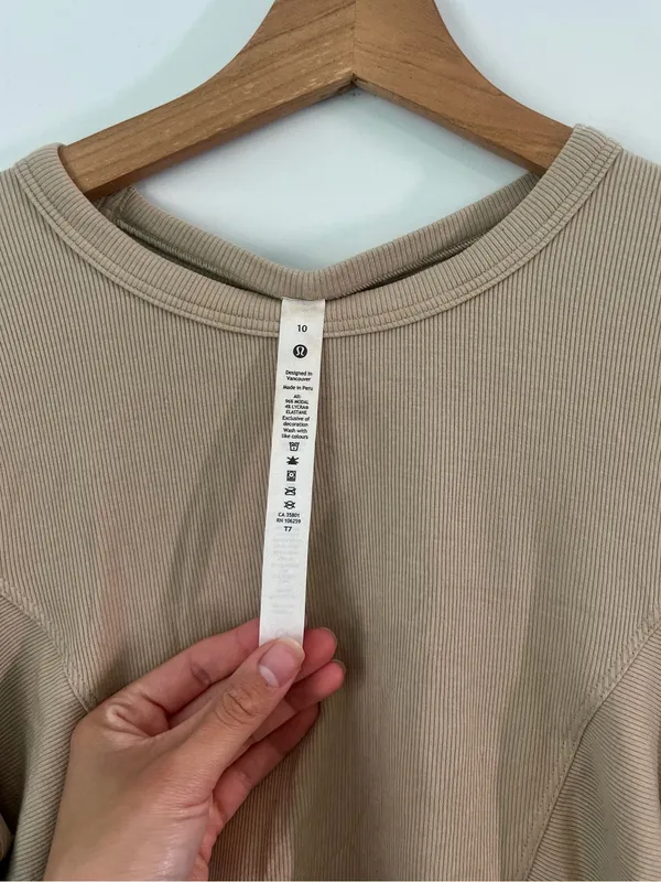 Lululemon LA Cut-Out-Waist Crop LS Size 10 Athleisure Crop Workout Top - Image 4