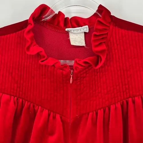 Vintage Red Velour Nightgown‎ Women Medium Quilted Ruffle Zip Long Sleeve Appel - Image 3