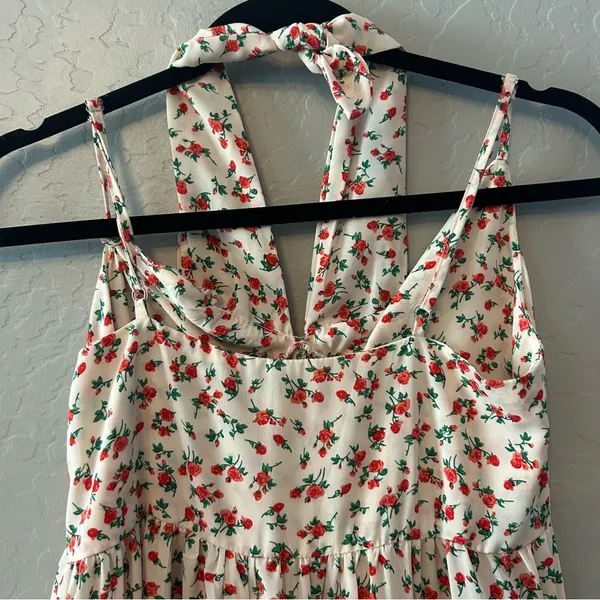 ⭐️Nasty Gal white, pink and red rose print maxi dress with halter size 2 - Image 5