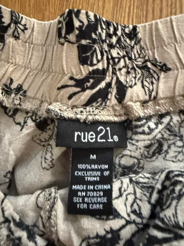 Rue 21 Shorts bundle size M - Image 2