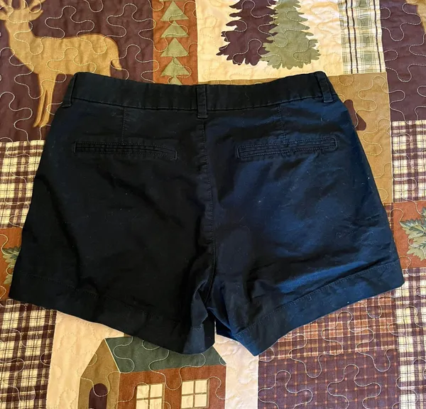 Old Navy Everyday Shorts - Image 2