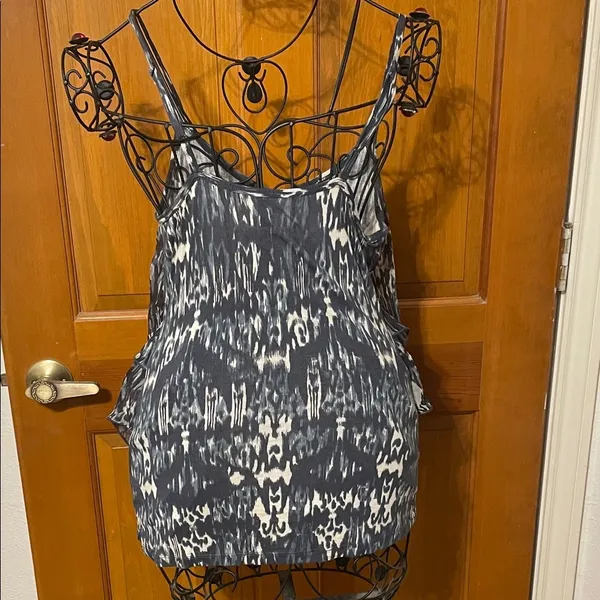 💨💨💨3 for 12$💨💨💨Mudd Black and White Patterned Camisole-Large - Image 4