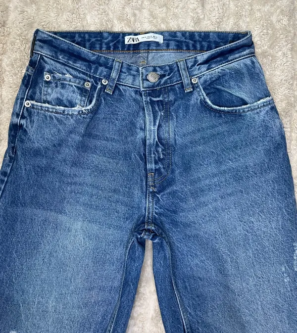 Zara distressed medium wash button-up straight leg denim jeans Size 30 - Image 2