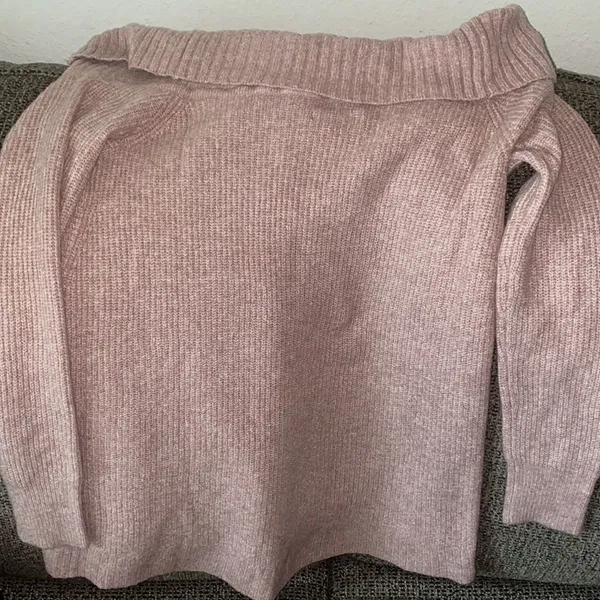 ✨American Eagle Off Shoulder Ribbed Sweater✨ - Image 3
