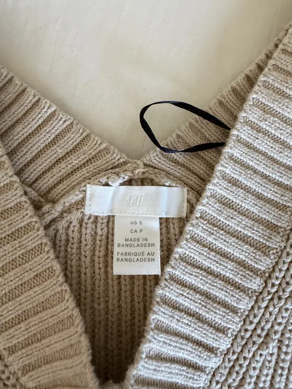Beige oversized sweater vest - Image 3