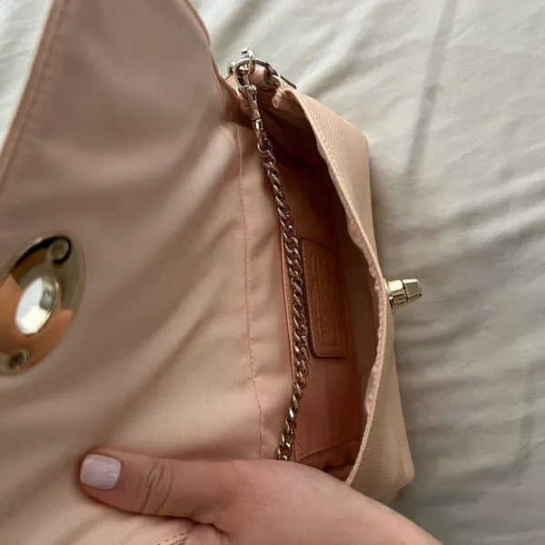 Coach Light Pink Cream Pebbled Leather Bag - Image 3