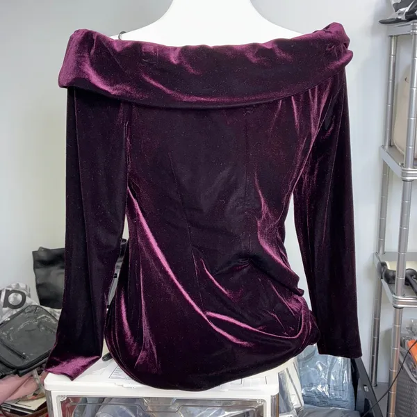 Calvin‎ Klein 12 Burgundy Velvet Off Shoulder Sheath Dress Whimsigoth Evening - Image 8
