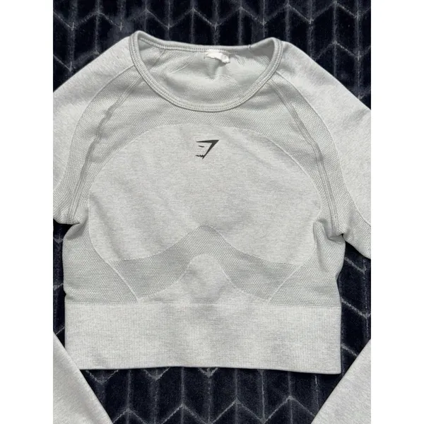 Gymshark Women's Gray Athletic Shirt Long Sleeve Active Wear Size XSmall - Image 4
