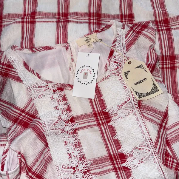 Entro NWT Boutique Red and White Plaid Dress with Lace Detail - Image 14