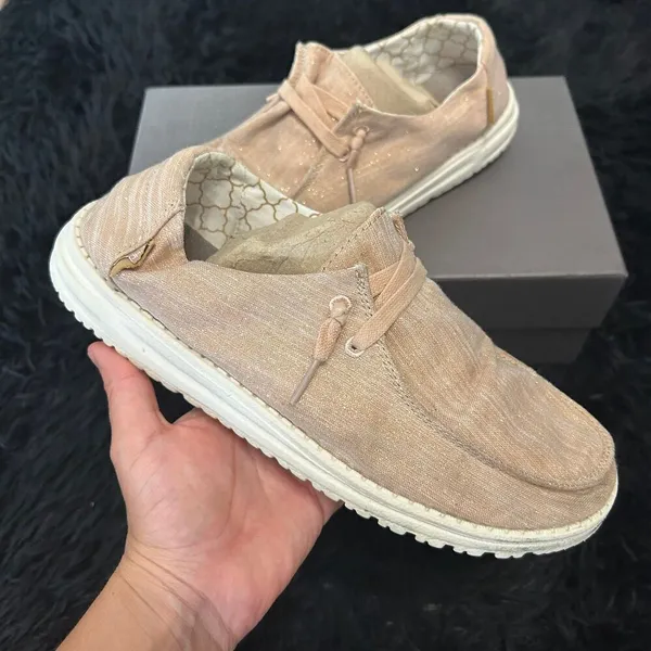 HEY DUDE tan glitter casual shoes sneakers women’s 8 - Image 8