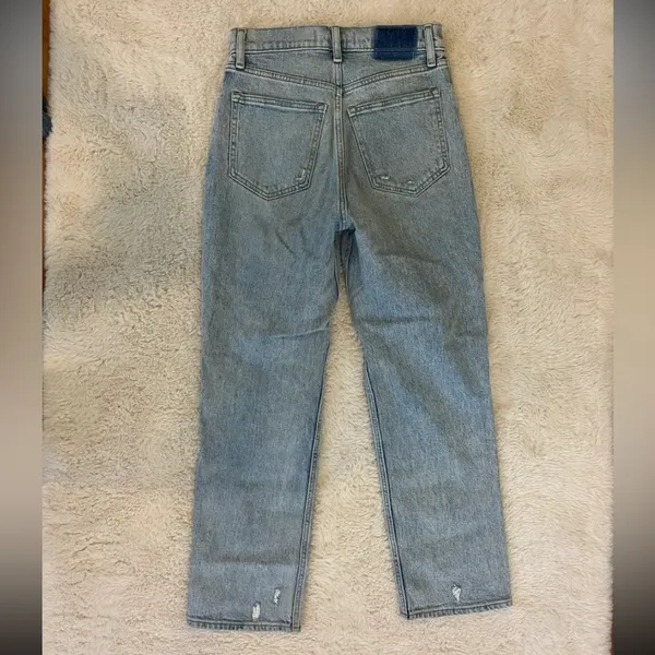 Abercrombie 90s Straight Ultra High Rise Jeans - Image 3