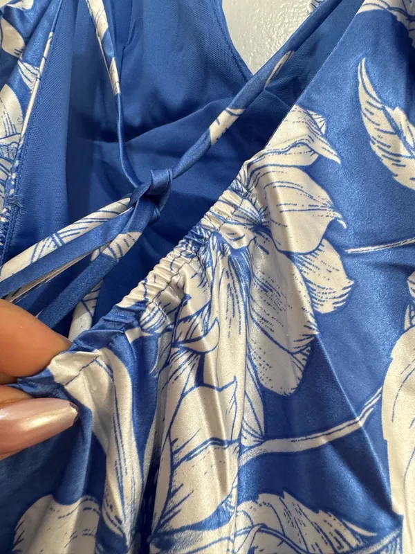 Sincerely Jules floral satin dress white and blue size M - Image 6