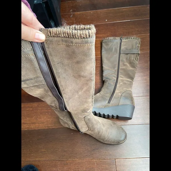 Hokus Pocus boots in excellent condition preowned size 10 - Image 5