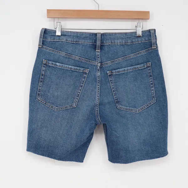Old Navy Shorts Womens 8 OG Straight Blue High Rise Distressed Raw Hem Excellent - Image 4