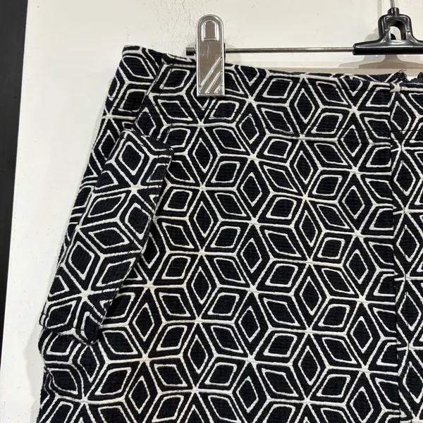 Talbots Black White Geometric Pencil Skirt Size 6 Pockets Career Office - Image 2