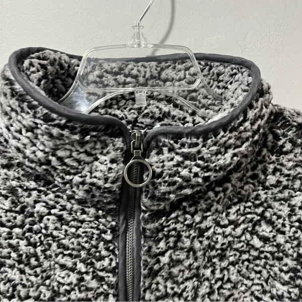 Thread & Supply Cozy Sherpa Fleece Pullover Sweatshirt 1/4 Zip Grey‎ Size Small - Image 4