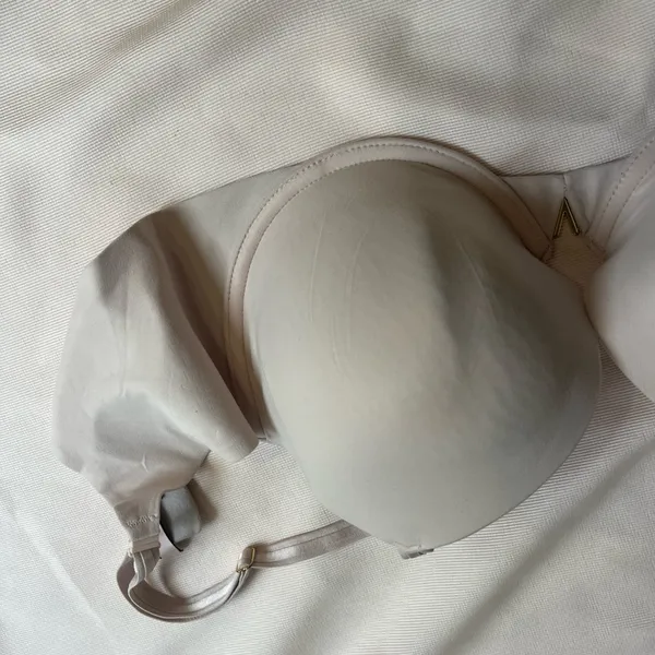 Victoria's Secret Cream T-Shirt Bra with Molded Cups - Image 4