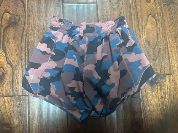 Lululemon Hotty Hot Shorts 4” - Image 6
