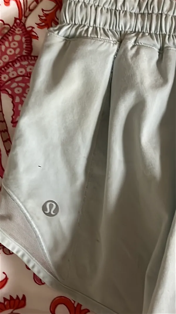 Lululemon Hotty Hot 2.5" - Image 2