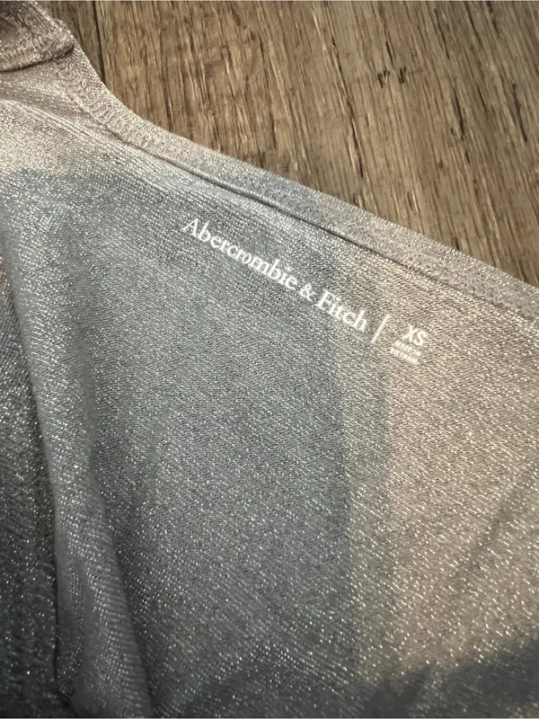 Abercrombie Shimmer Knot-Front Long Sleeve Top - Gray - Image 10