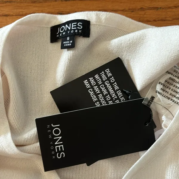 Jones NYC White Top - Image 2