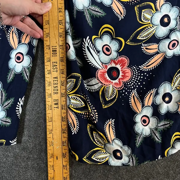 LOFT Floral Wide Leg Crop Pants Navy Blue Pink Yellow Rayon Size 10 NWT - Image 7